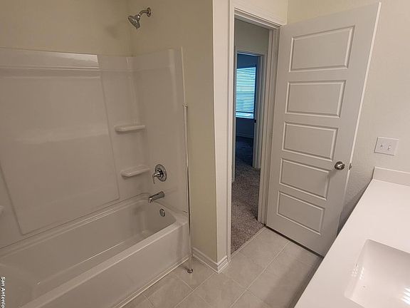 5th image of 14839 Vance Jackson Rd #909