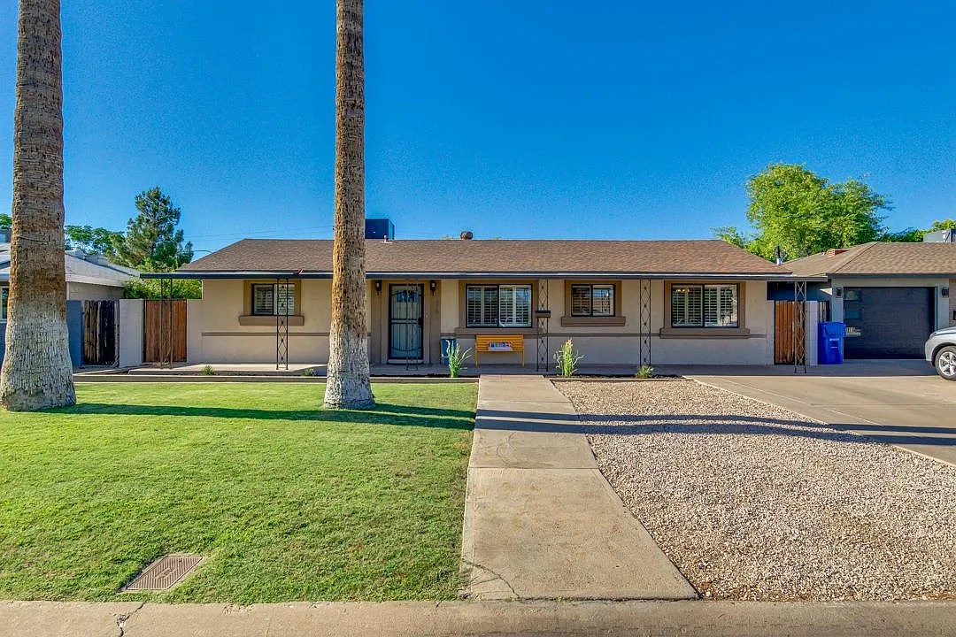 318 E Butler Dr — Photo 1
