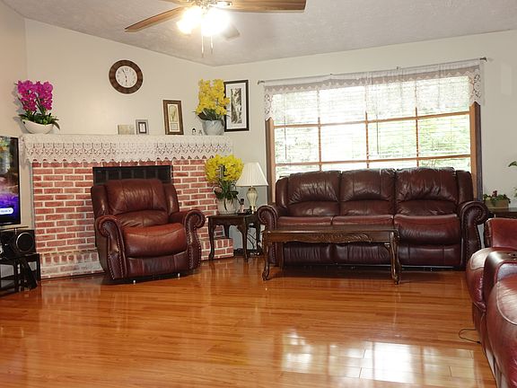 4th image of 5823 Marcia Ln