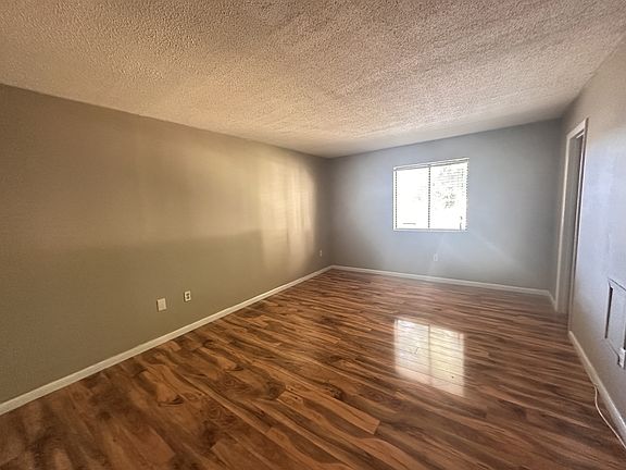3rd image of 759 Midway Dr Unit B