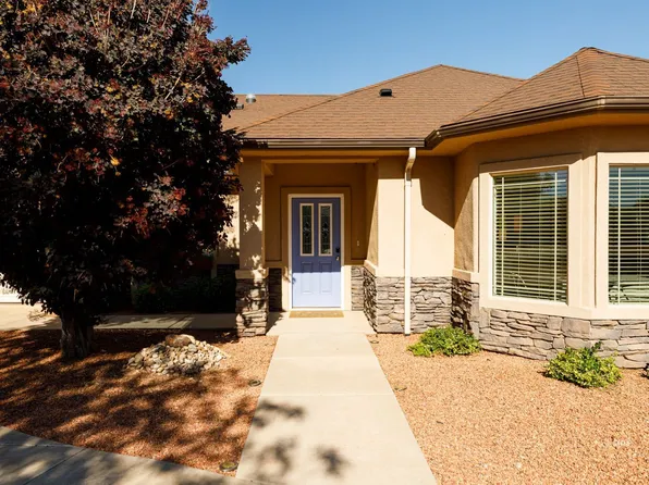 818 S Pear Tree Ln, Kanab, UT 84741