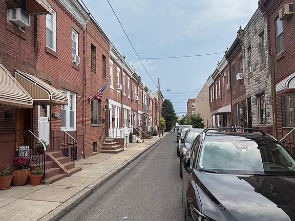 3rd image of 2334 S Rosewood St