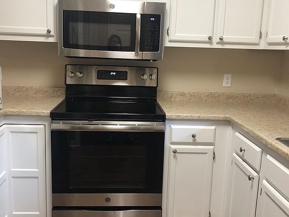 2nd image of 3692 Donovan Dr Unit B