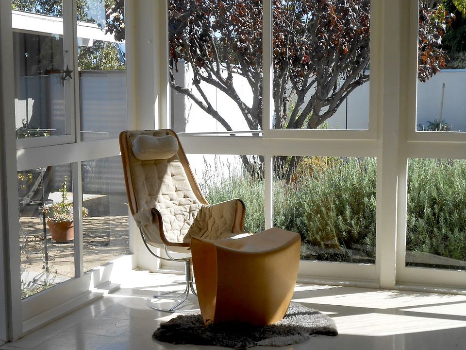 Living room corner by entry