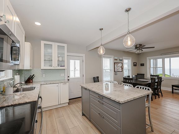 4th image of 230 Webhannet Drive