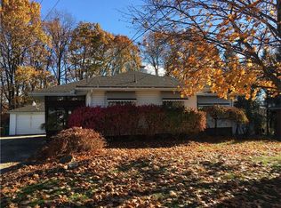 2047 Landay Ln, Farrell, PA 16121