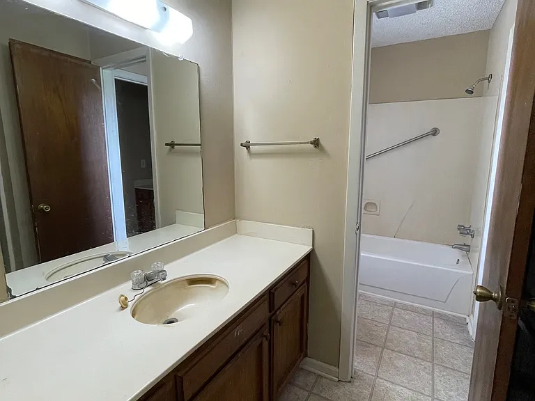 5213 E Hunters Chapel Ct #A — Photo 8