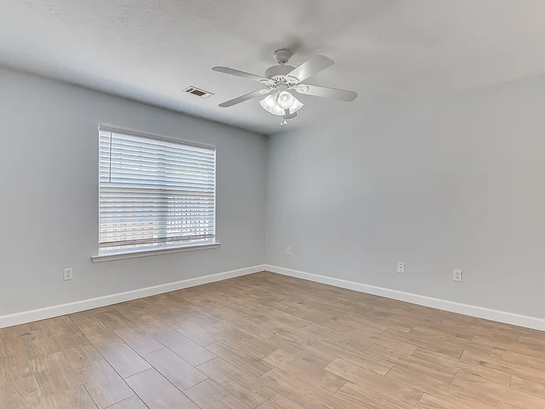 1609 Bradley Way — Photo 13