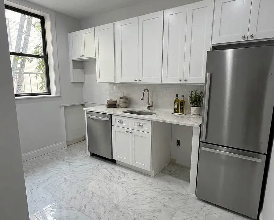 309 E 78th St #3R
