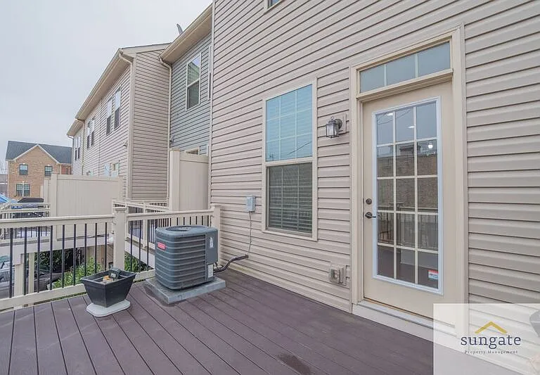 1724 Lantern Mews — Photo 38