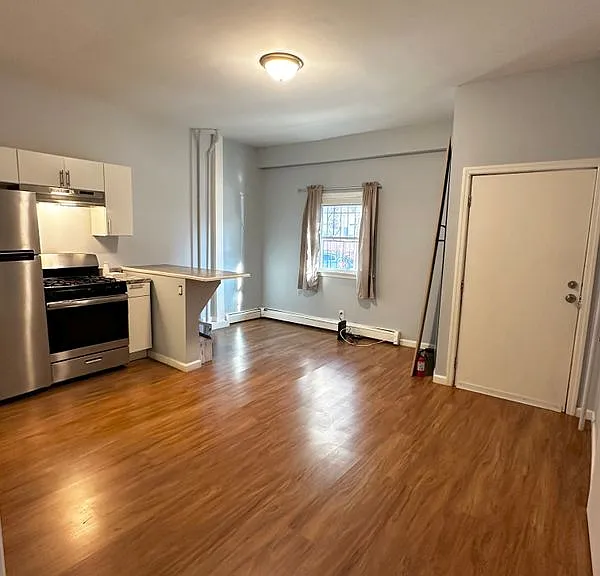 116 Garside St #1F — Photo 2