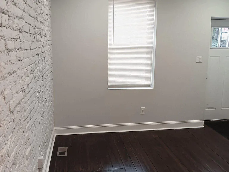 2628 E Harold St — Photo 4