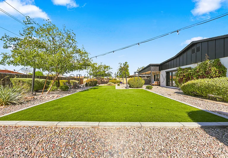 2162 E Concorda Dr — Photo 45
