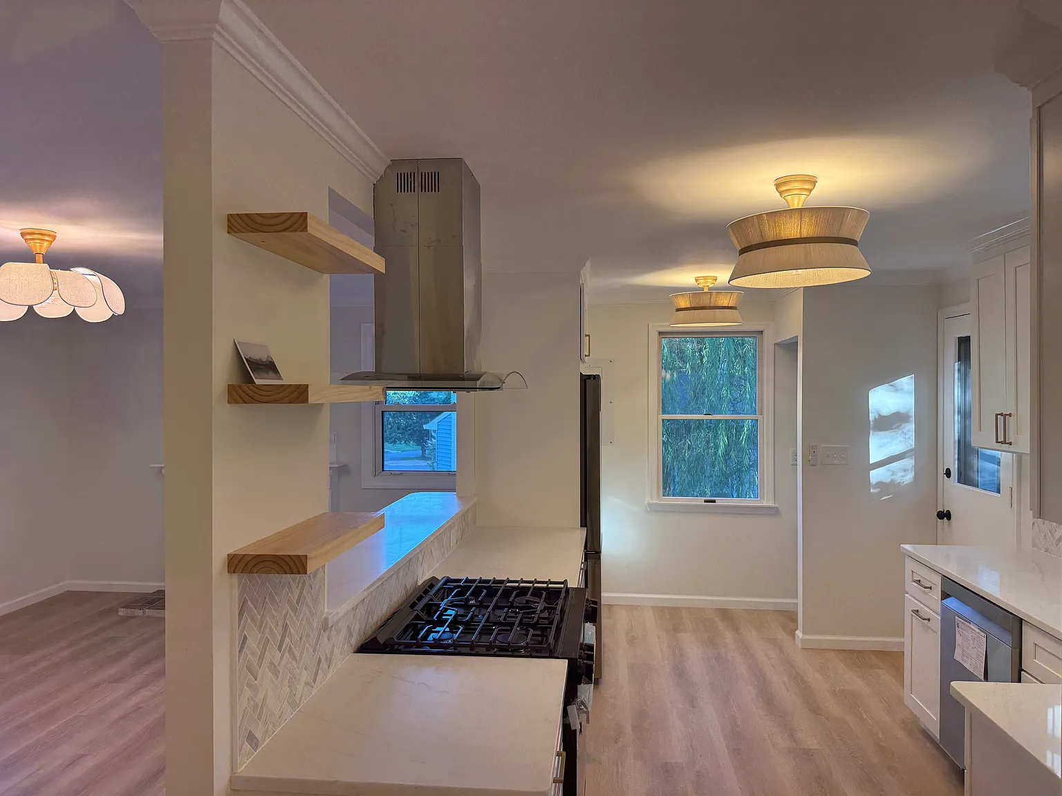 3 bed, 1041 sqft, $3,150 — Photo 4