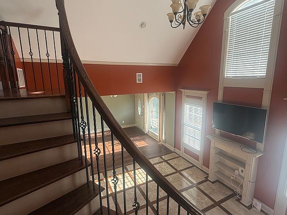 5th image of 416 N 18th St