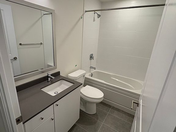 4th image of 3270 Sheppard Ave E #1428
