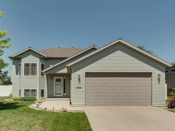 1254 39th Ave S, Moorhead, MN 56560