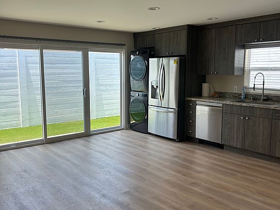 5th image of 789 Elm Ave #2