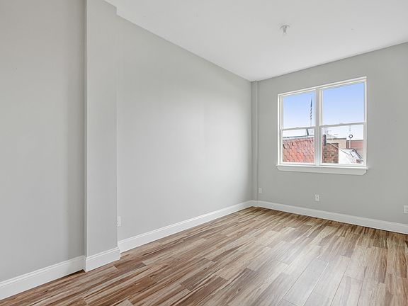4th image of 50 Tompkins Ave #Penthouse