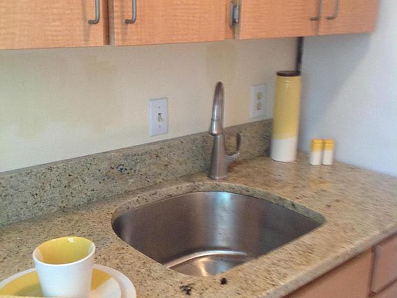 4th image of 13 Auburn Ct #5-13C