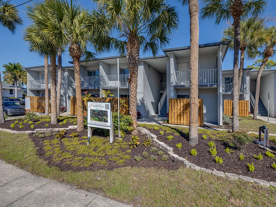 1917 Maravilla Ave #33
