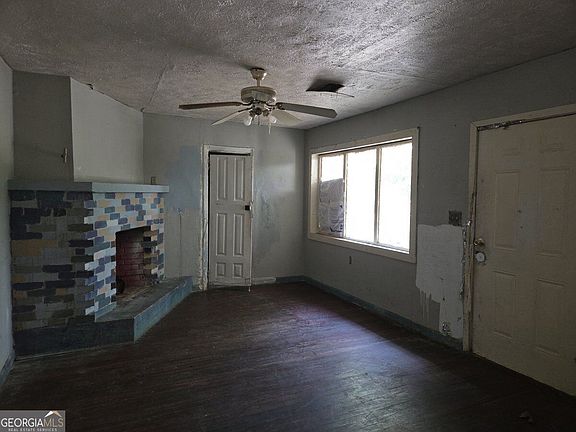 2nd image of 1886 Charles Pl NW