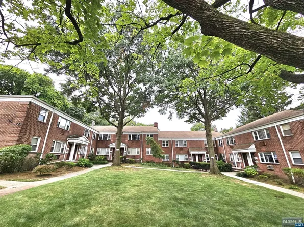192 Hillside Ave APT F2, Leonia, NJ 07605