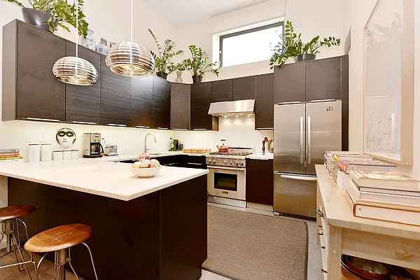 Sold by Realty Collective | media 2