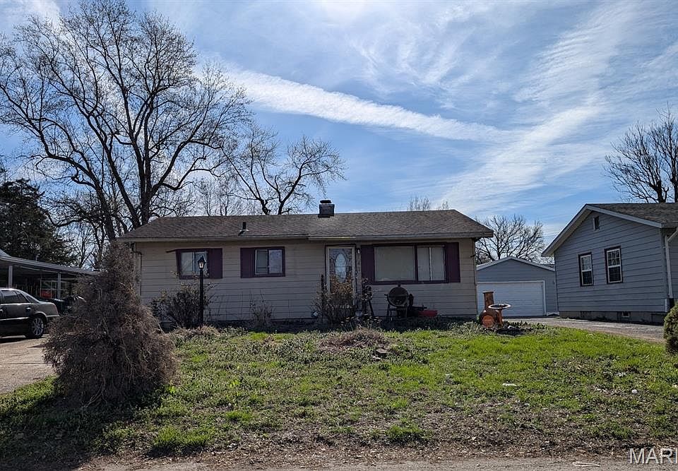 1st image of 743 Saint Nicholas Dr