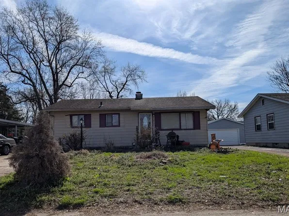 743 Saint Nicholas Dr, Cahokia, IL 62206