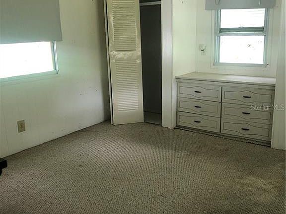 4th image of 327 Janet Ln