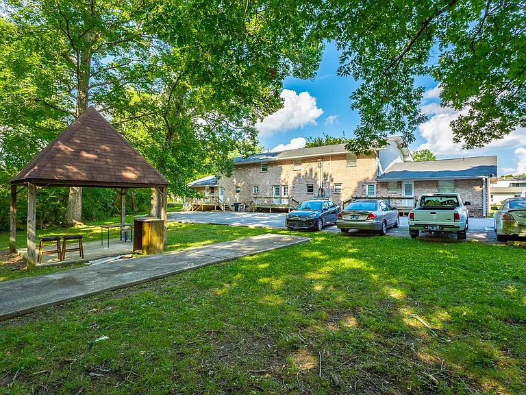 Charming Multifamily Living at 1407 Mana Lane — Photo 21