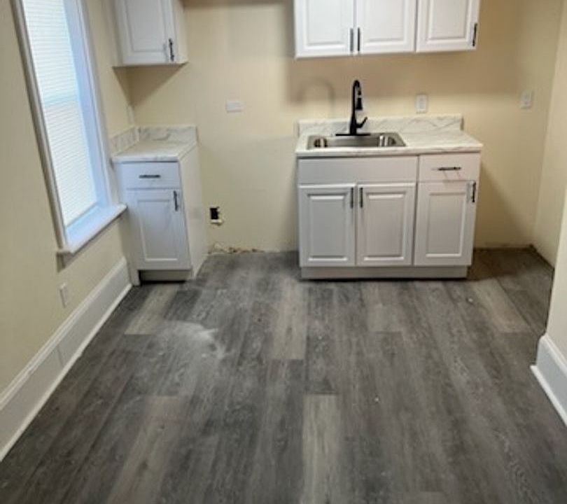 1st image of 704 N Washington St APT 3