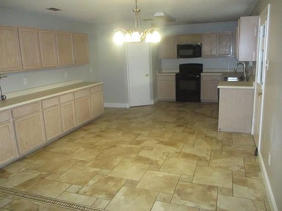 5th image of 4317 Silverthorne Dr