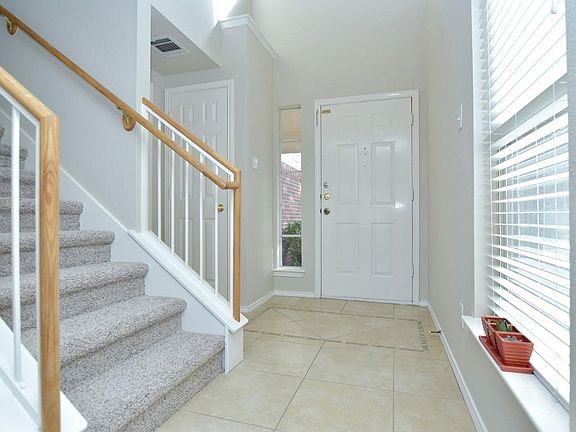 4th image of 3811 Top Rock Ln