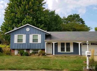 1465 E Spruce St, Canton, IL 61520