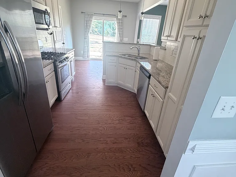 441 Falls Creek Dr — Photo 4