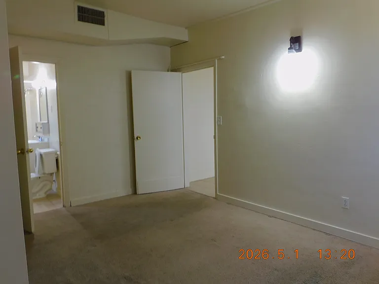 2077 S Maple Ave — Photo 4