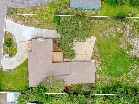 4th image of 2103 S Halifax Dr