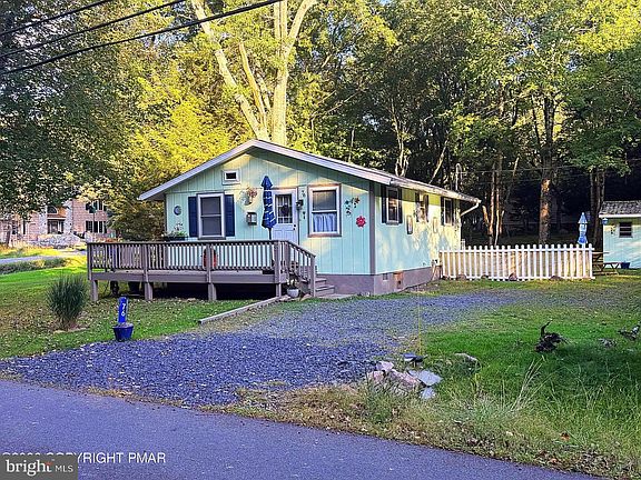 2nd image of 76 Woodland Rd