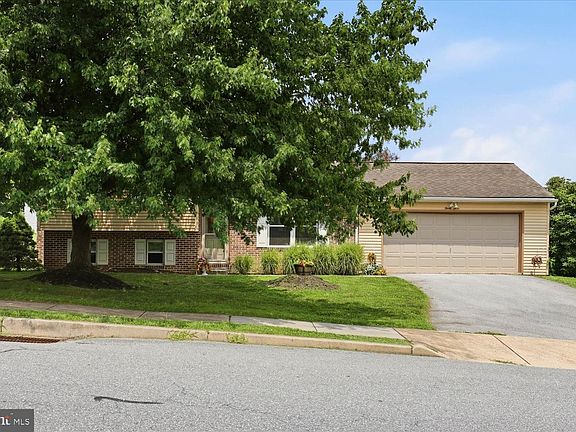 2nd image of 33 Hoover Rd