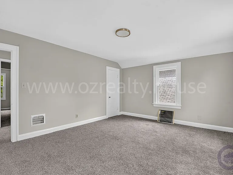 2034 Berkshire Pl — Photo 18