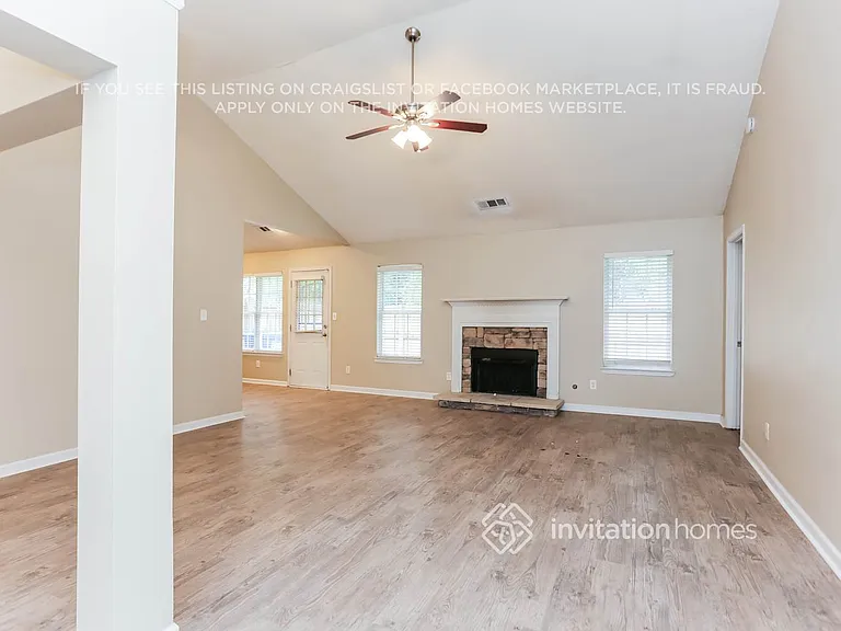 4890 Larkspur Ln — Photo 5