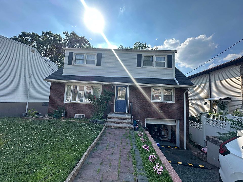 1st image of 777 Oakwood Ln