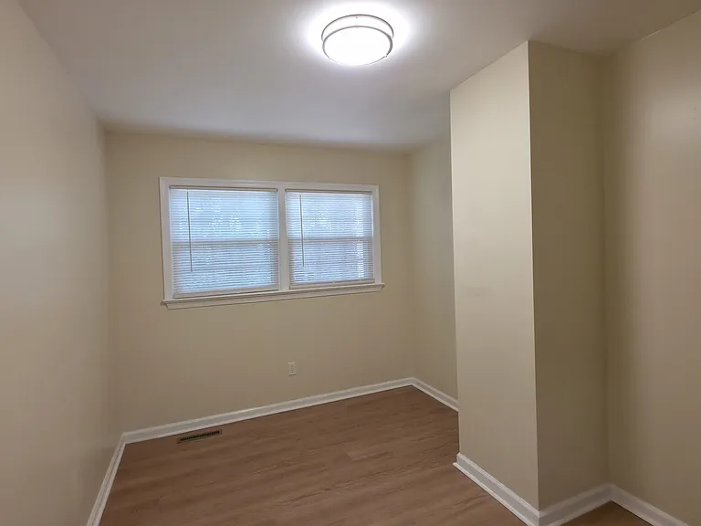 388 Deputy Ln — Photo 2