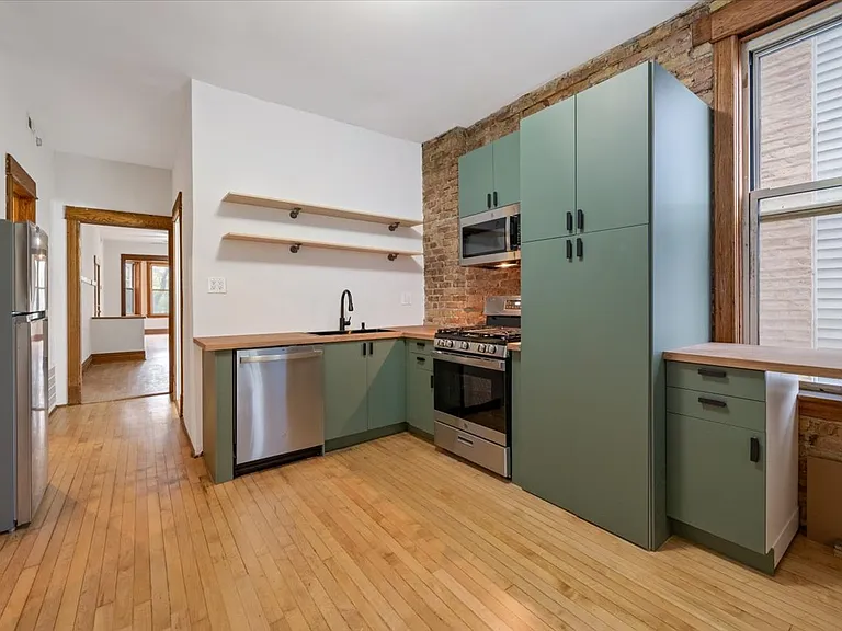 1518 N Kedzie Ave #2 — Photo 1