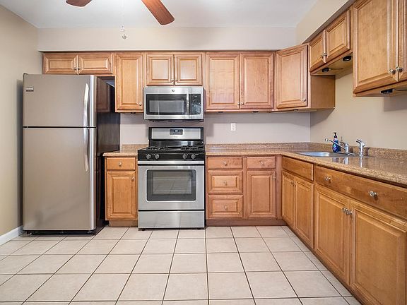 4th image of 338 Baden Pl Floor 1