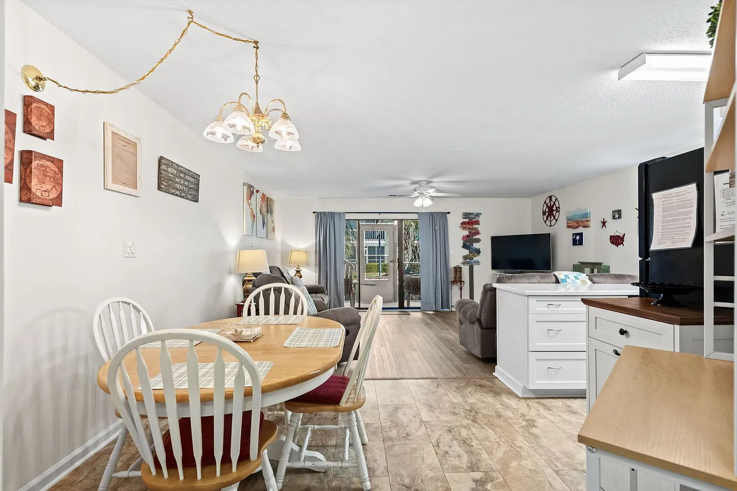 2 bed, 2.0 bath, 925 sqft, $3,092 — Photo 3