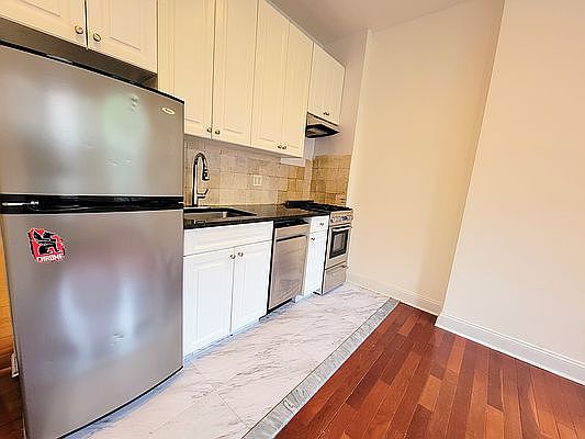 3rd image of 447 E 78th St #3T