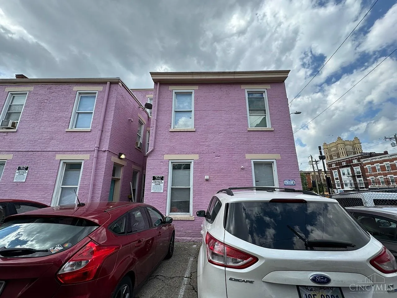5 bed, 1740 sqft, $3,295 — Photo 4